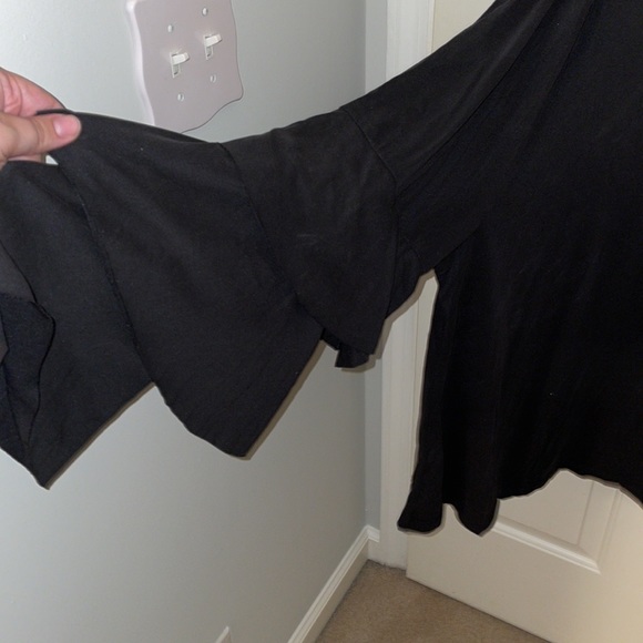 Black Ruffled Sleeve Top - Picture 4 of 5